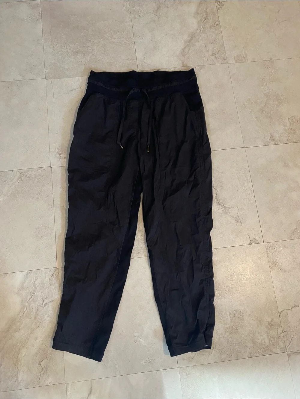Lululemon capri joggers